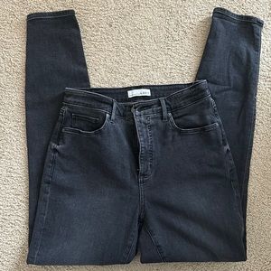 BRAND NEW! LOFT high rise / skinny ankle jeans. (Size 27)